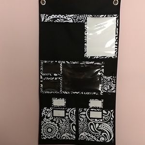 NWOT Thirty-one Wall Organizer
